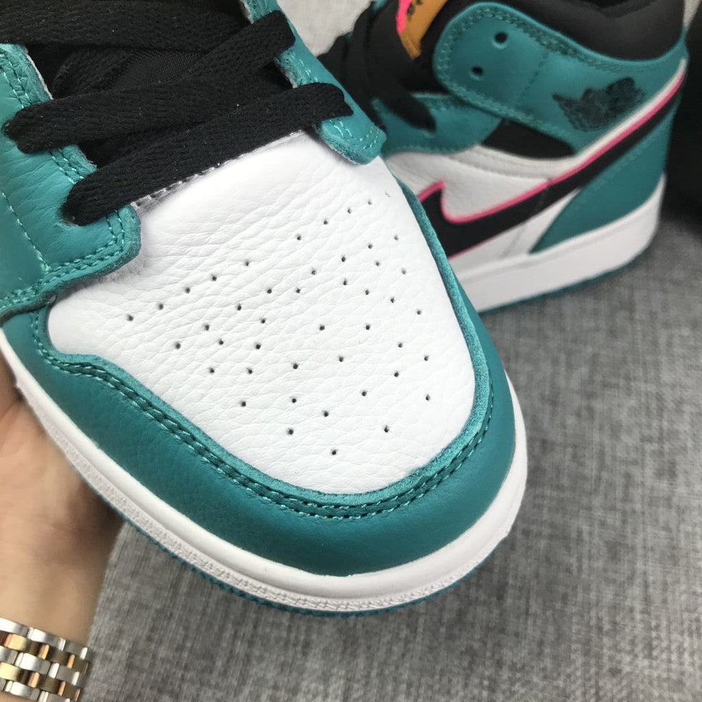 Jordan Air Jordan 1 Retro High OG Jade White High-Top Sneakers