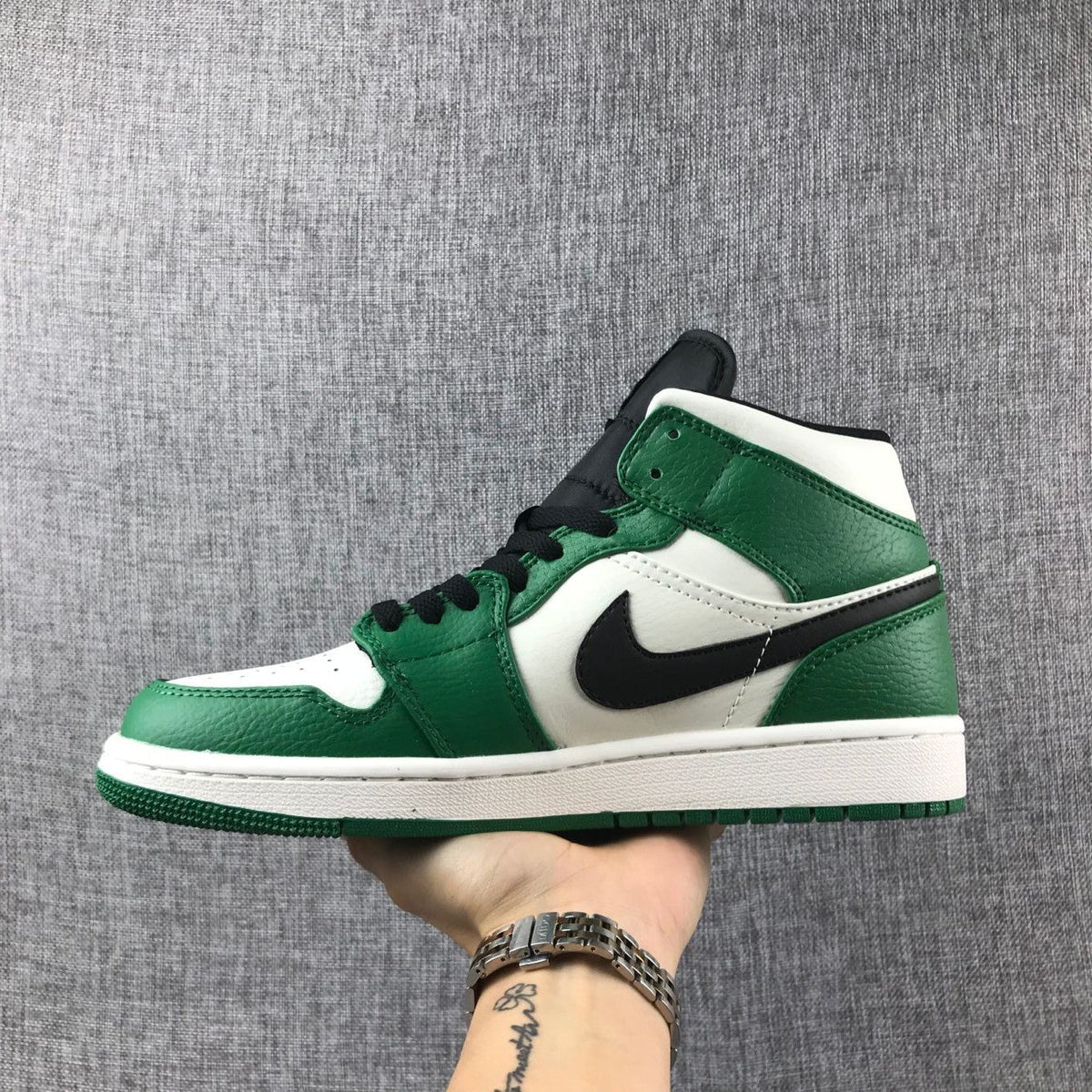 Jordan Air Jordan 1 Mid SE Green White Black Sneakers 852542-301