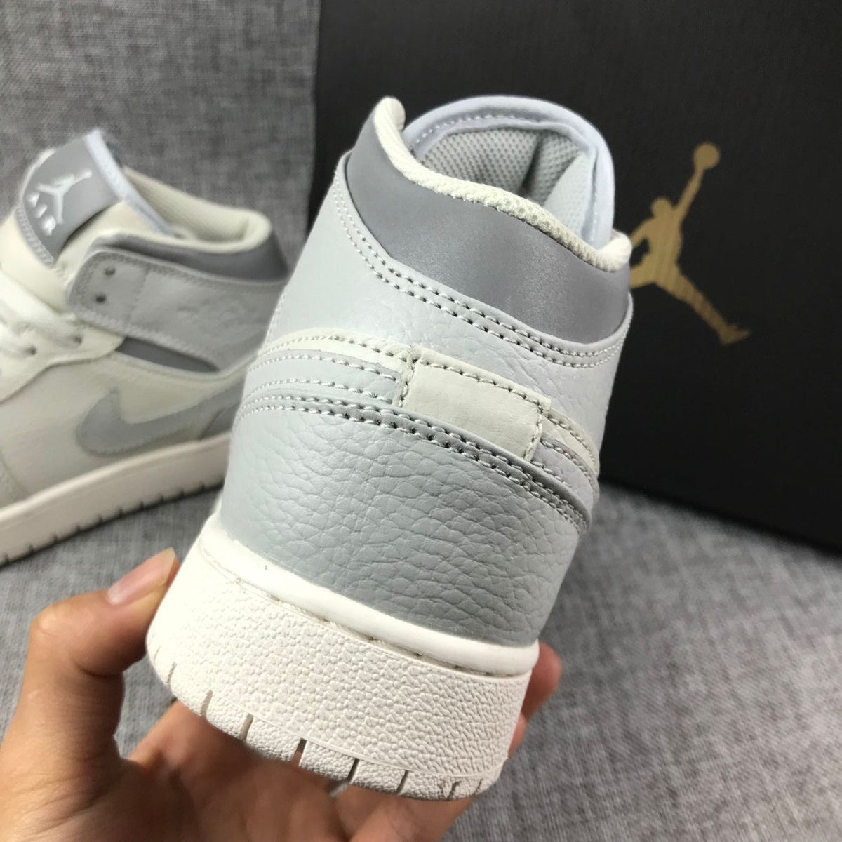 Jordan Air Jordan 1 Mid GS Light Bone Grey Fog Sneakers