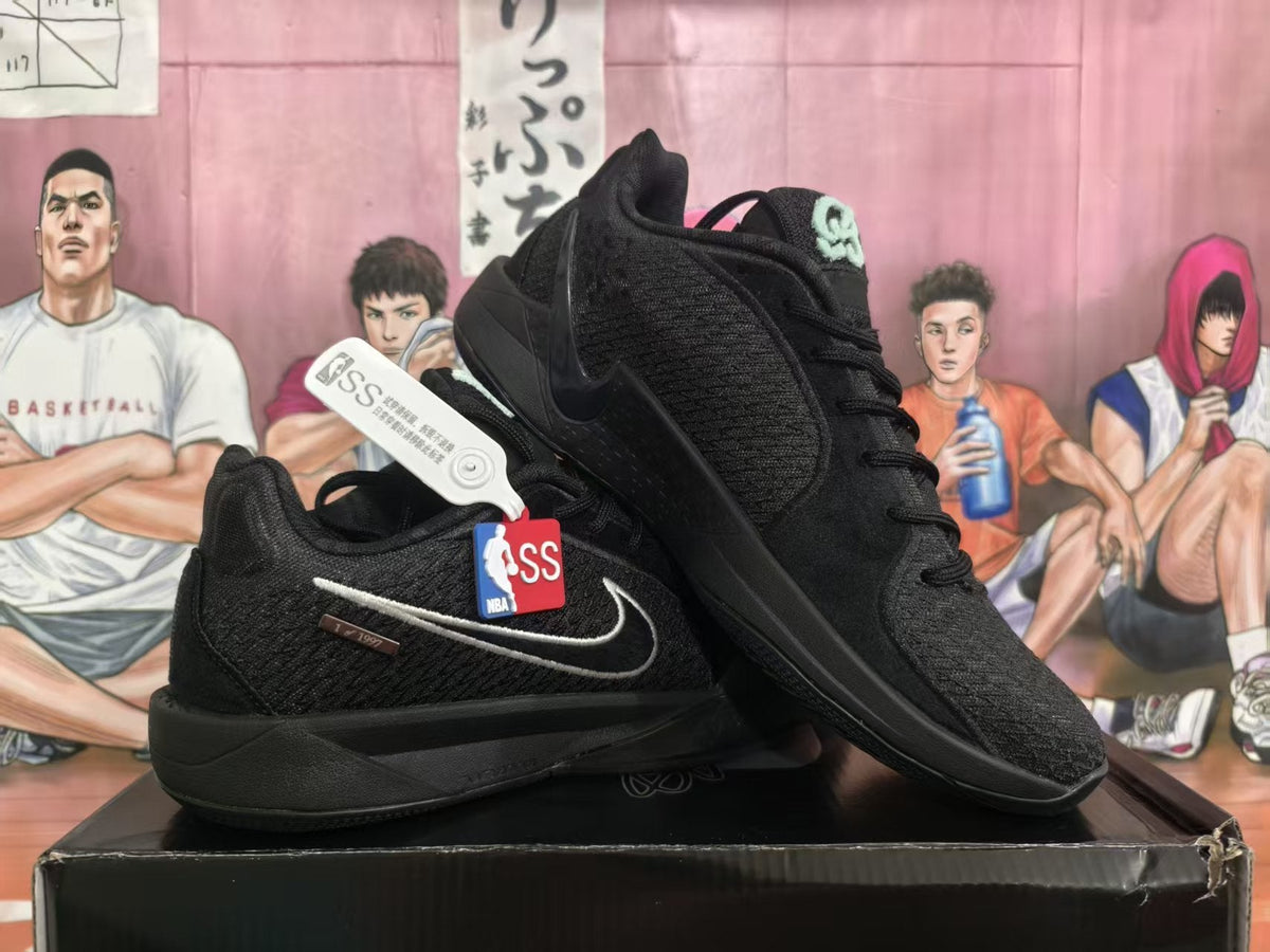 Nike Black Basketball Sneakers