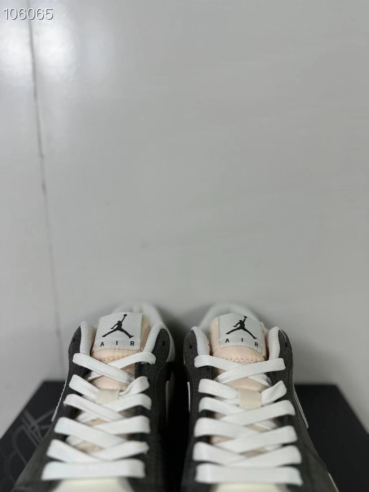 Jordan Air Jordan 1 Low SE Black White Grey FD0399-004