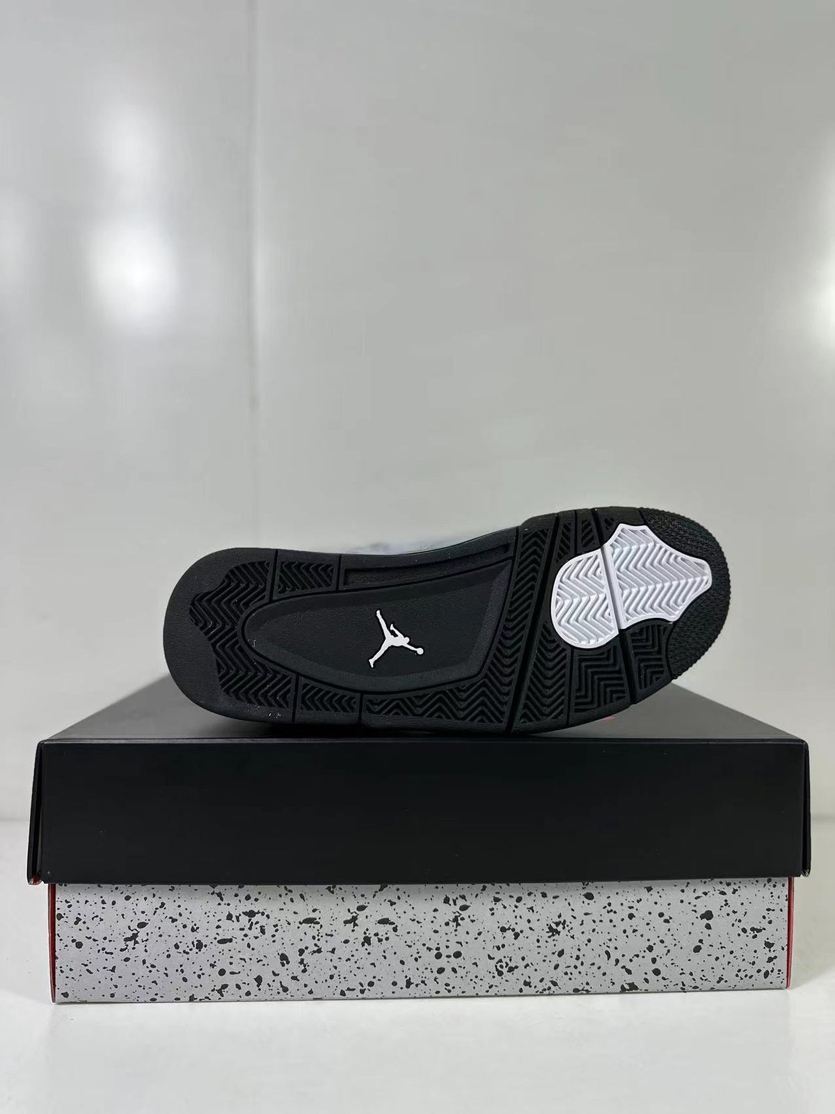 Jordan Air Jordan 4 Retro Hot Lava Gray Black Sneakers AQ9129-005