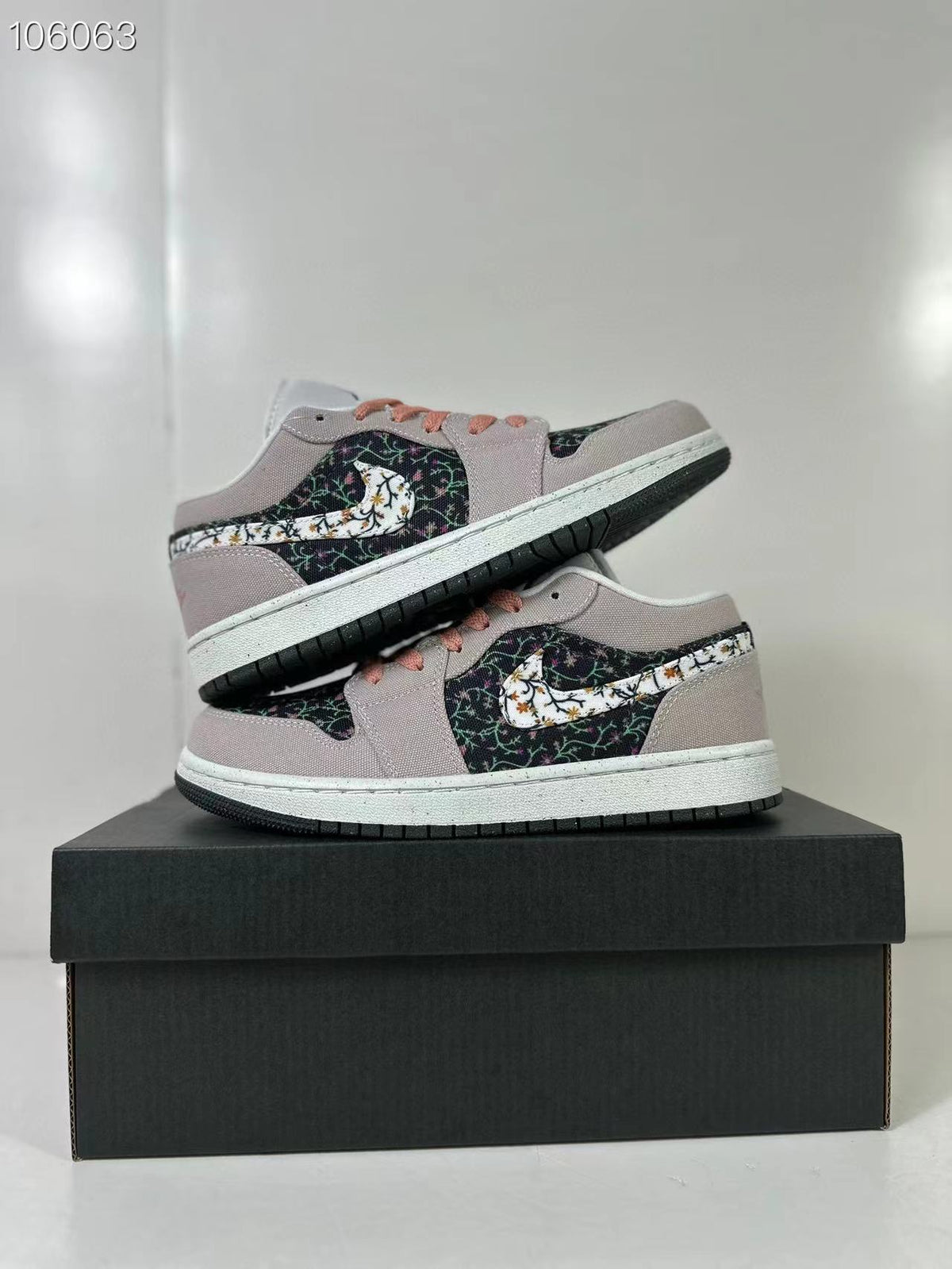 Jordan Air Jordan 1 Low SE GS Pink Floral Sneakers FJ3445-001