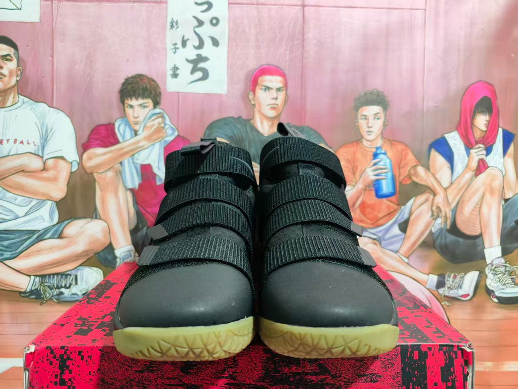 Nike Soldier Sneakers Black Gum