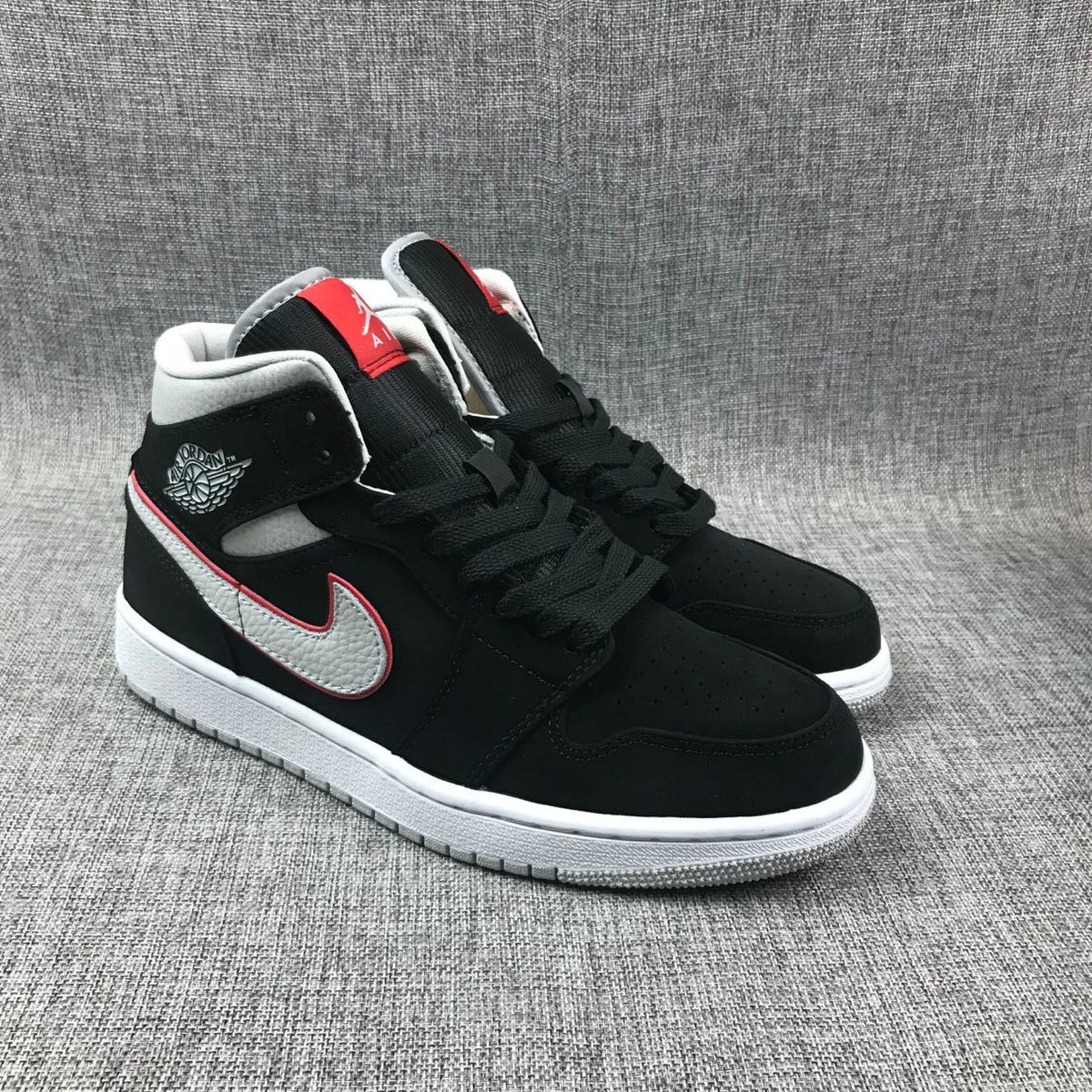 Jordan Air Jordan 1 Mid Black Silver Red 554724-060