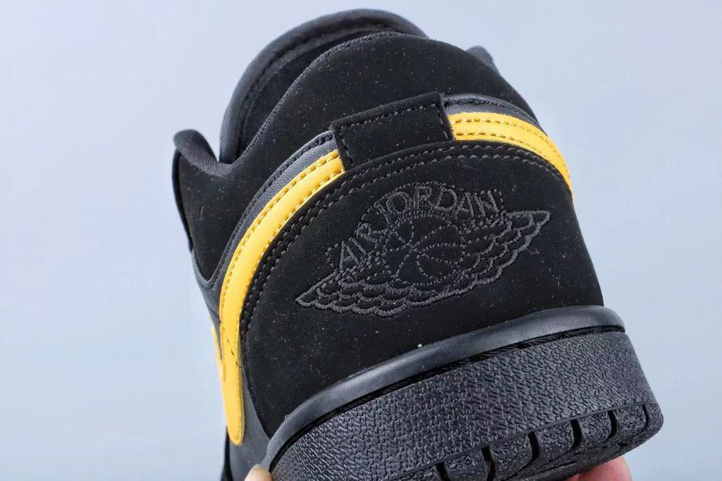 Jordan Air Jordan 1 Low Black Yellow 553558-071 Sneakers