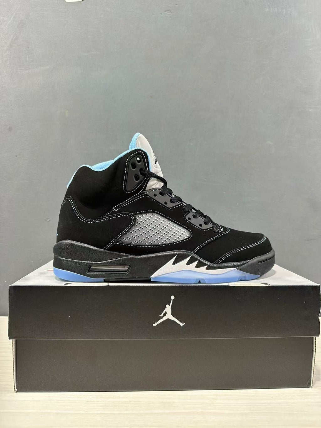Jordan Air Jordan 5 Retro Black University Blue DD0587-008