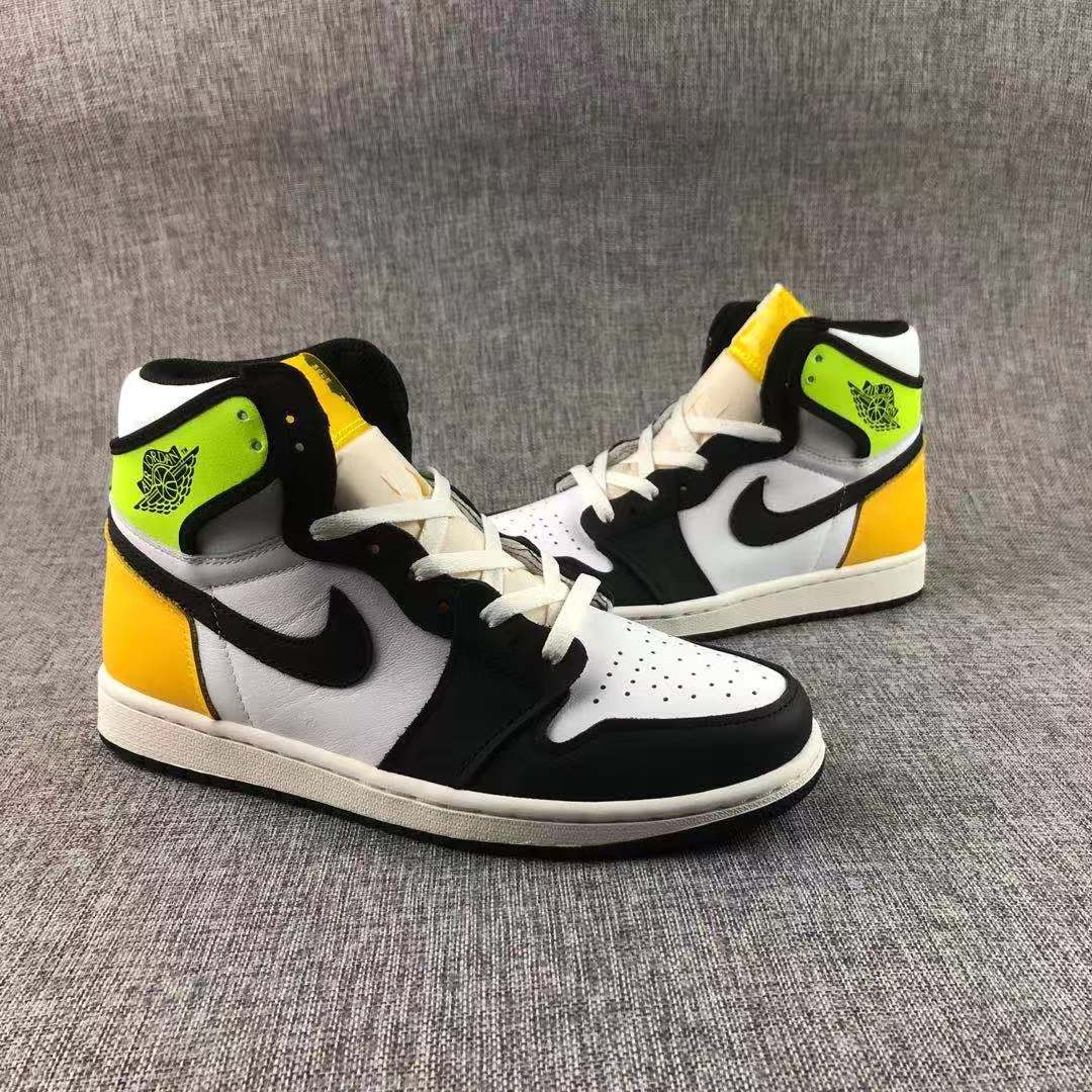 Jordan Air Jordan 1 High OG Volt Gold Sneakers 555088-118