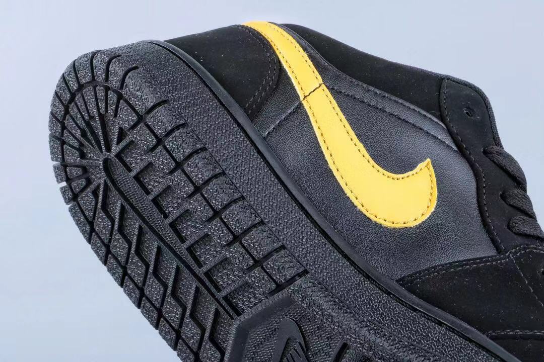Jordan Air Jordan 1 Low Black Yellow 553558-071 Sneakers