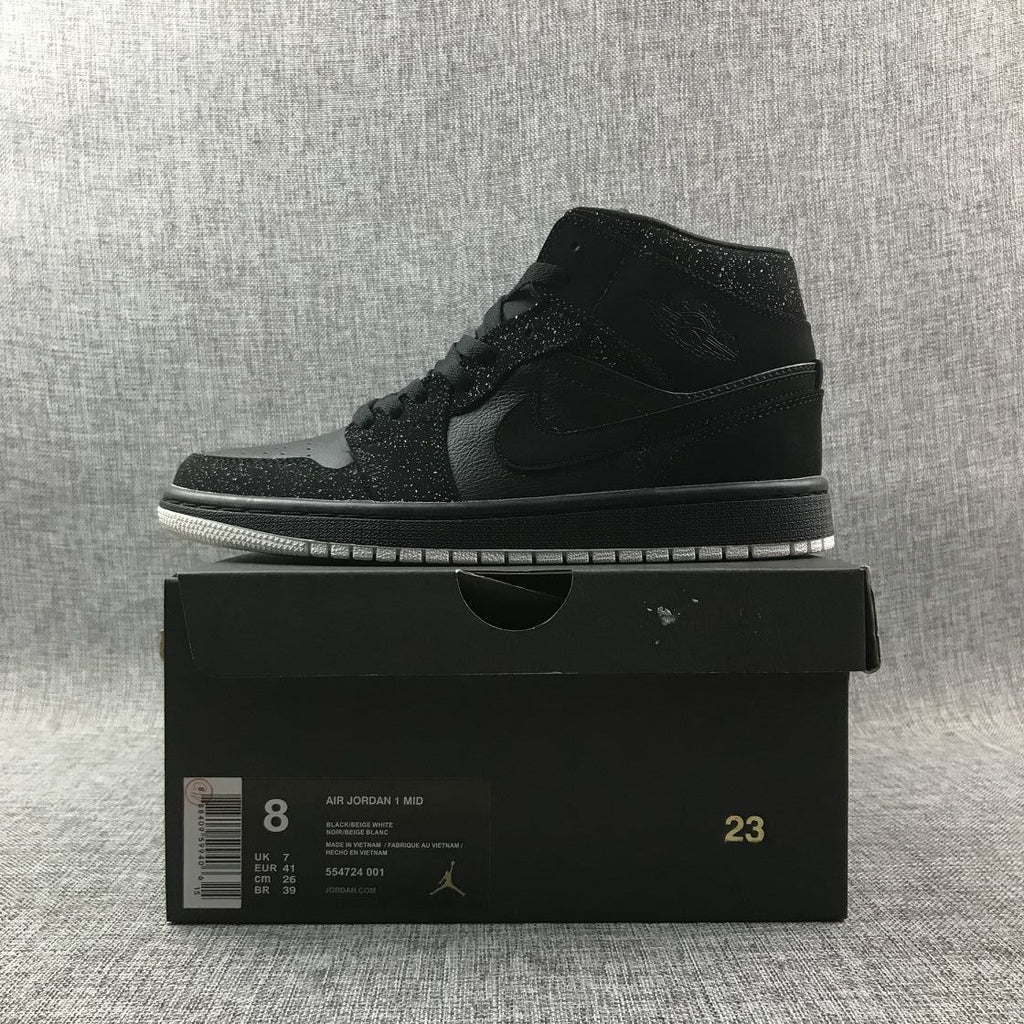 Jordan Air Jordan 1 Mid Black White 554724-001 Sneakers