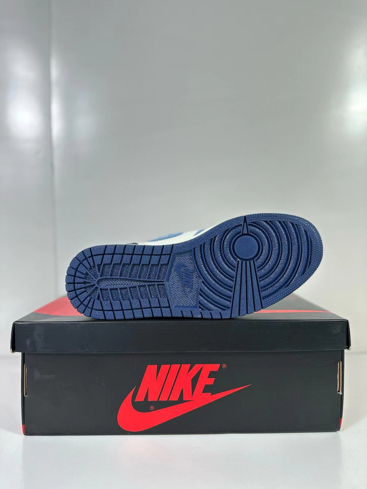 Air Jordan 1 High OG Blue and White Sneakers FD2596-400