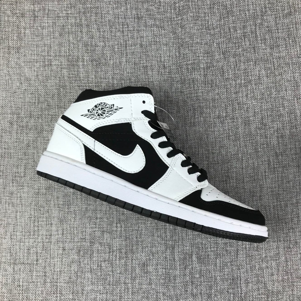 Jordan Air Jordan 1 Mid Panda Black White 554724-113