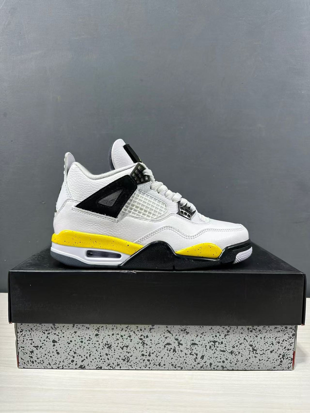 Jordan Air Jordan 4 White Yellow Retro Basketball Sneakers IO2468-102