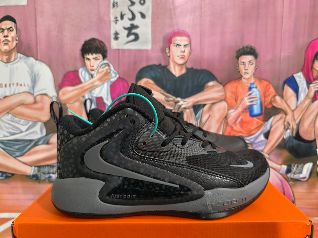 Nike Black and Grey Basketball Sneakers