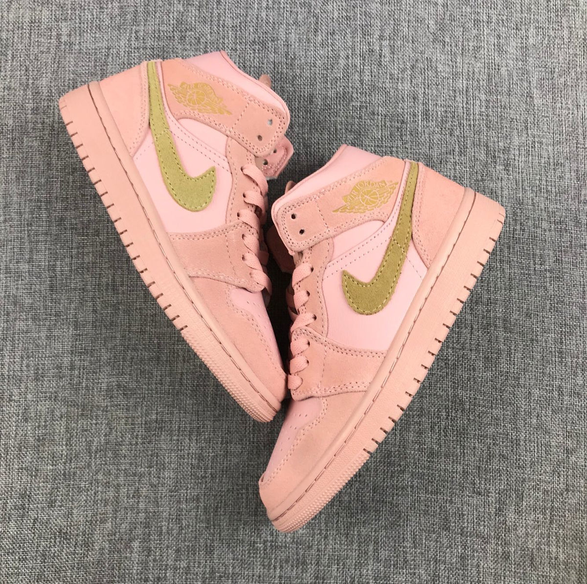 Jordan Air Jordan 1 Mid SE Pink Olive Sneakers 852542-600