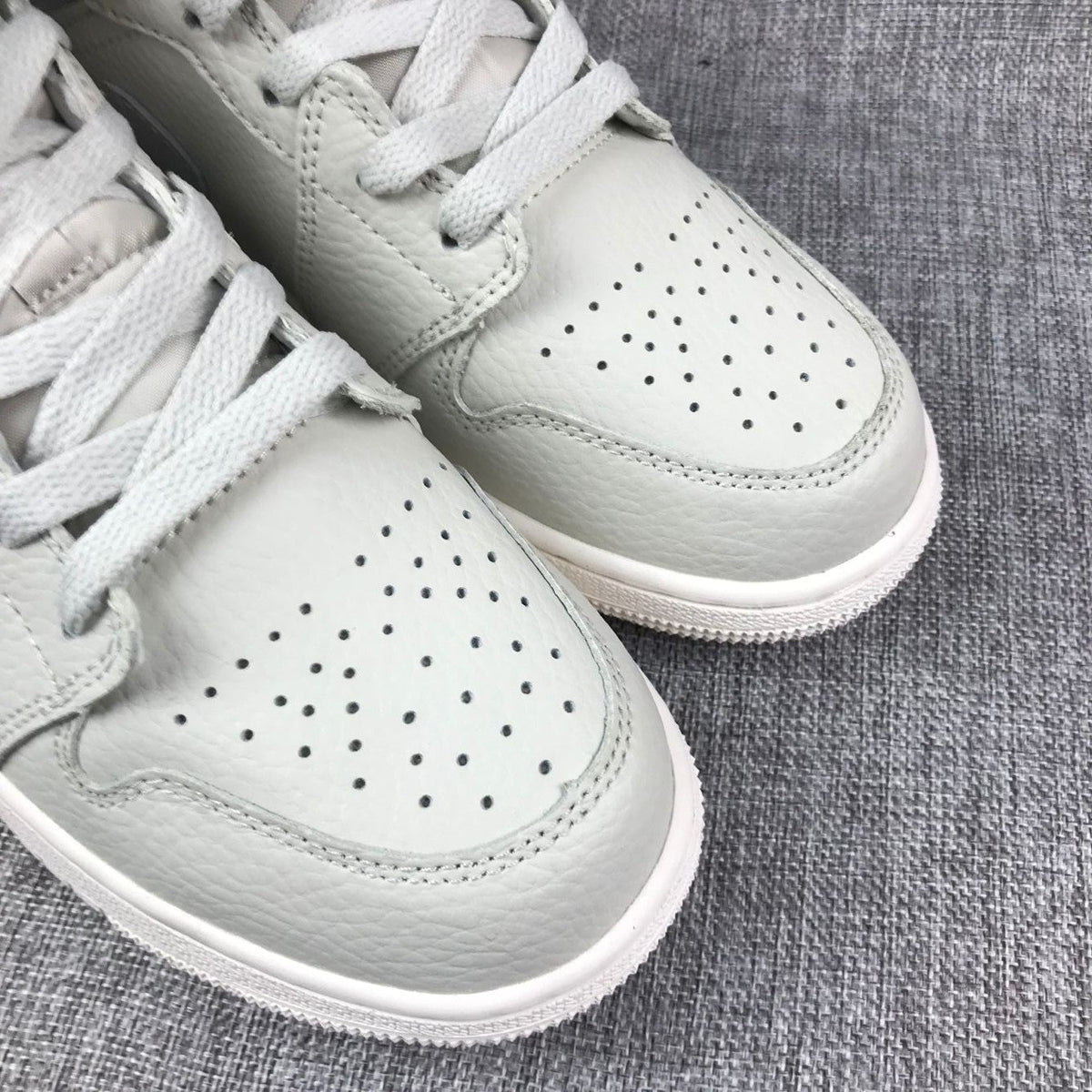 Jordan Air Jordan 1 Mid GS Light Bone Grey Fog Sneakers