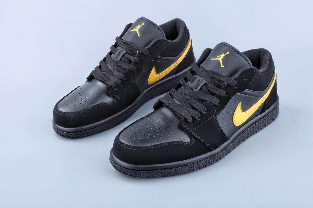 Jordan Air Jordan 1 Low Black Yellow 553558-071 Sneakers