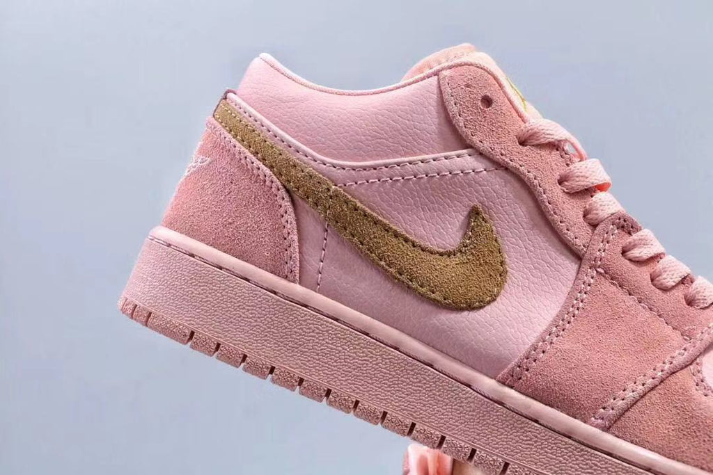 Jordan 1 Low Pink Sneakers