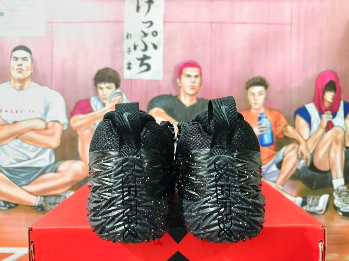 Nike Basketball Shoes Black with Speckled Sculpted Sole