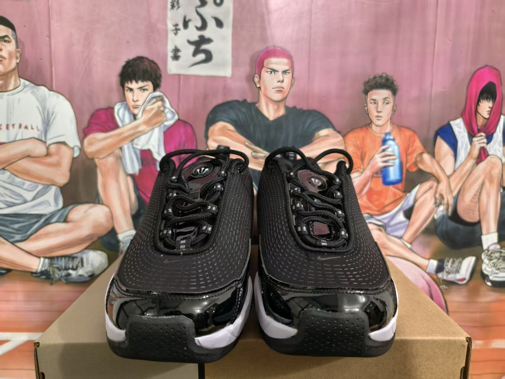 Nike Black White Sneakers