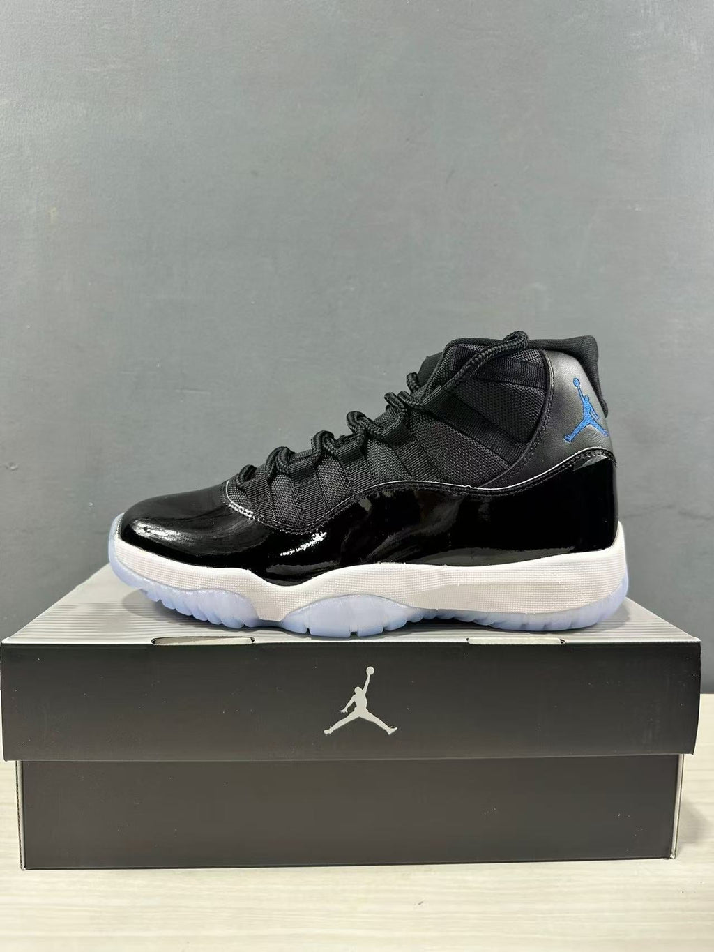 Jordan Air Jordan 11 High Black/Blue CT8012-900