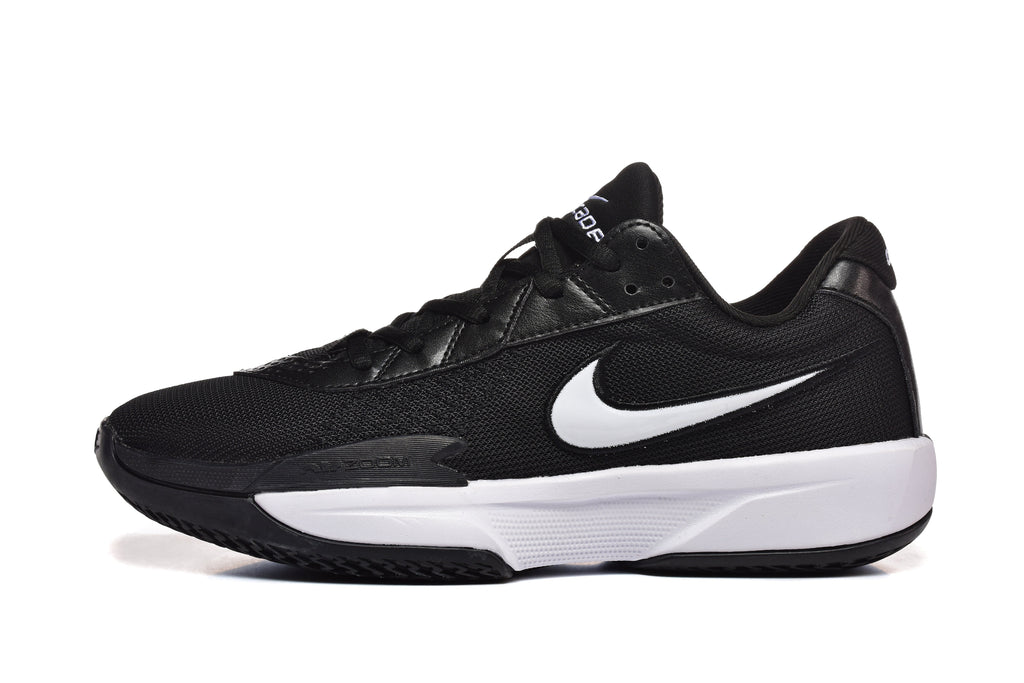 Nike 872-25 Black and White Basketball Sneakers