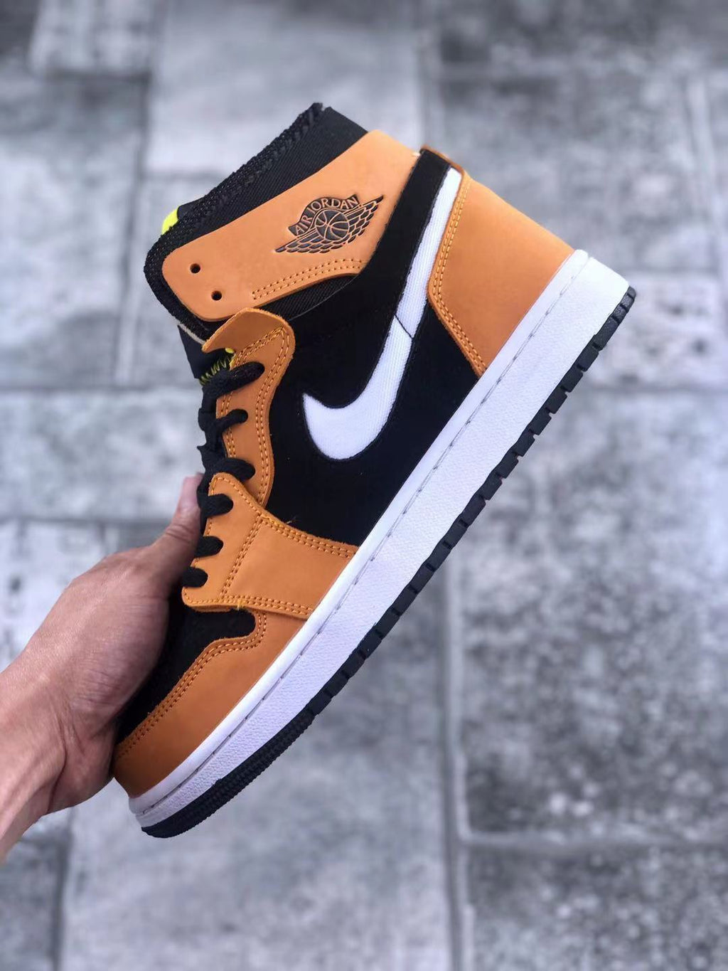 Jordan 1 Zoom CMFT Monarch Orange Sneakers CT0978-002