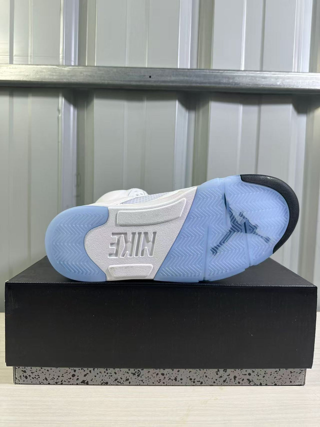 Jordan Air Jordan 5 White/Silver Sneakers HQ7978-103