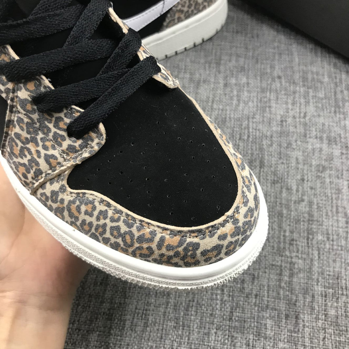 Air Jordan 1 Mid SE GS Leopard Sneakers BQ6931-021