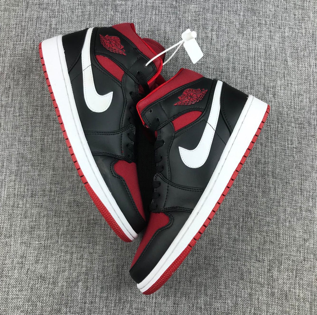 Jordan Air Jordan 1 Mid Black Red Sneakers 554724-020