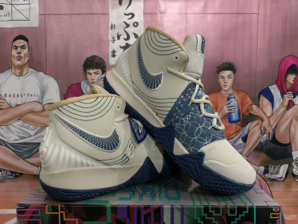 Nike Basketball Sneakers Off-White and Navy