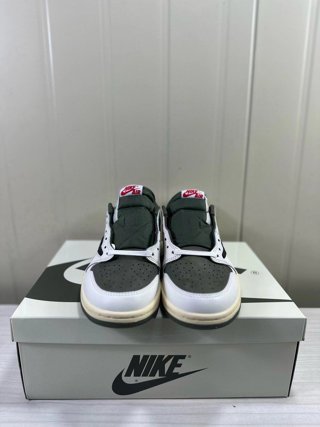 Jordan Air Jordan 1 Low OG Medium Olive DM7866-200