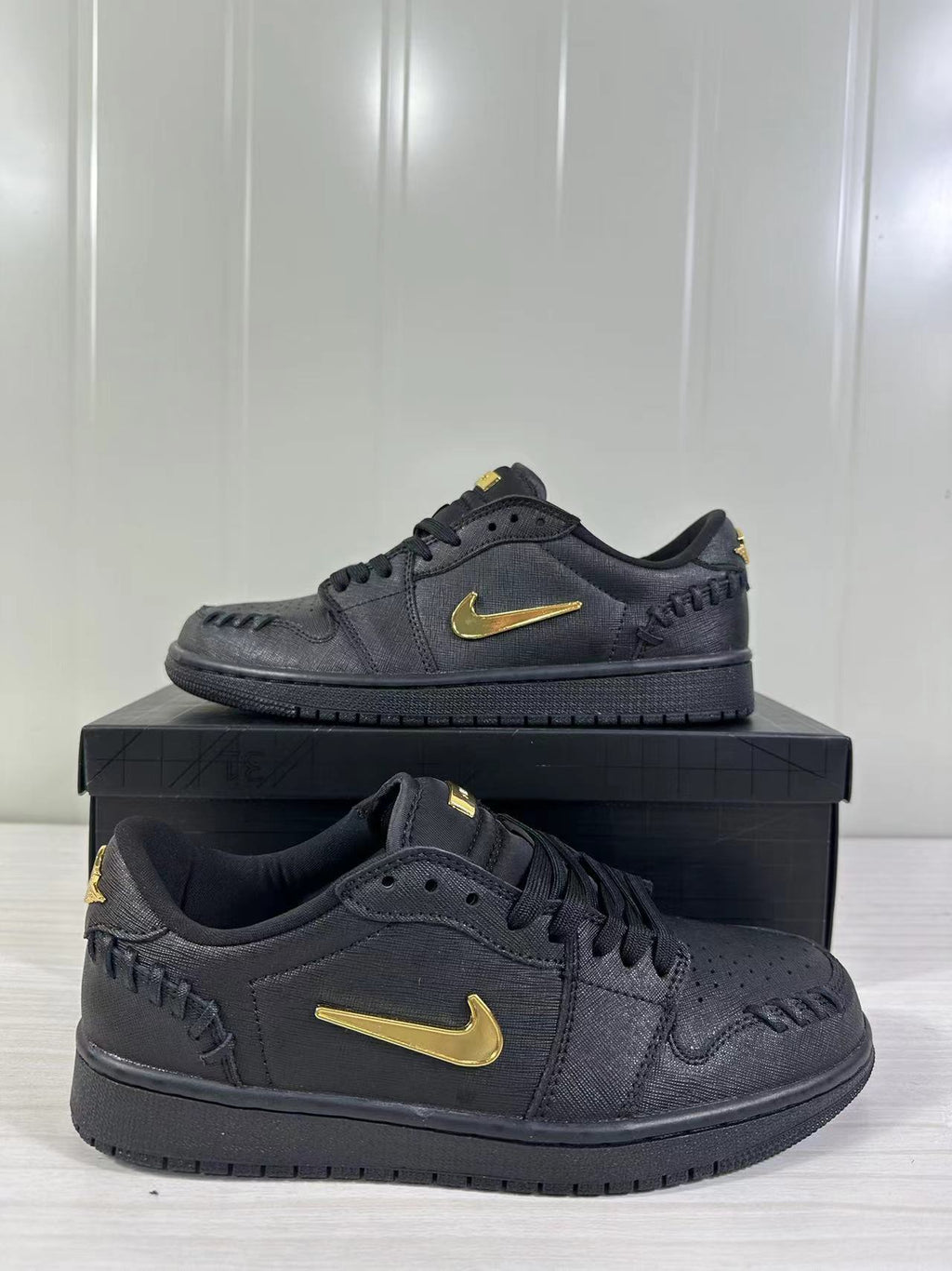 Jordan Air Jordan 1 Low Black Gold FN5032-007