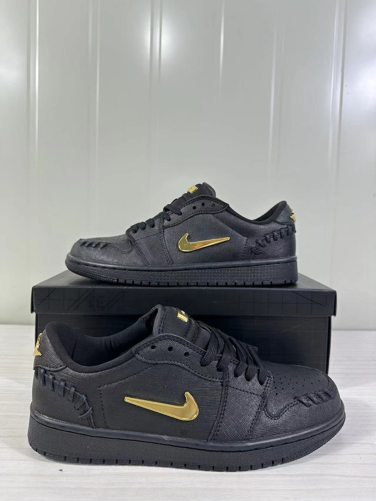 Jordan Air Jordan 1 Low Black Gold FN5032-007