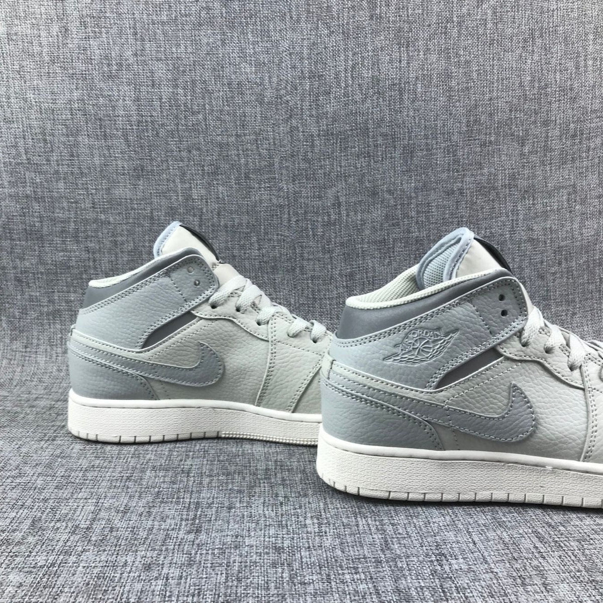 Jordan Air Jordan 1 Mid GS Light Bone Grey Fog Sneakers