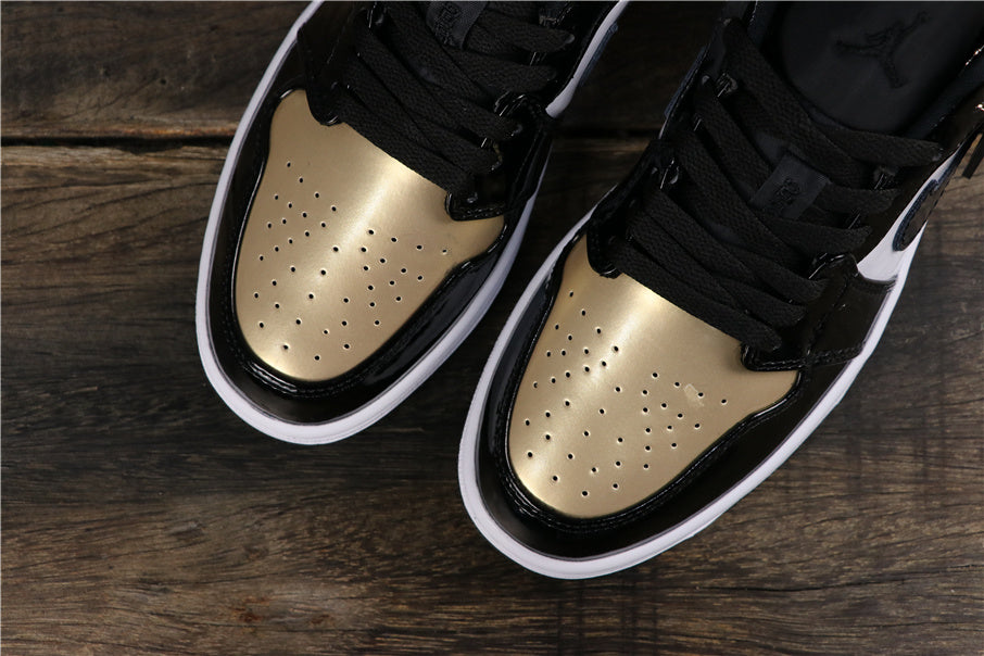 Jordan CQ9447-700 Low Sneakers Black Gold