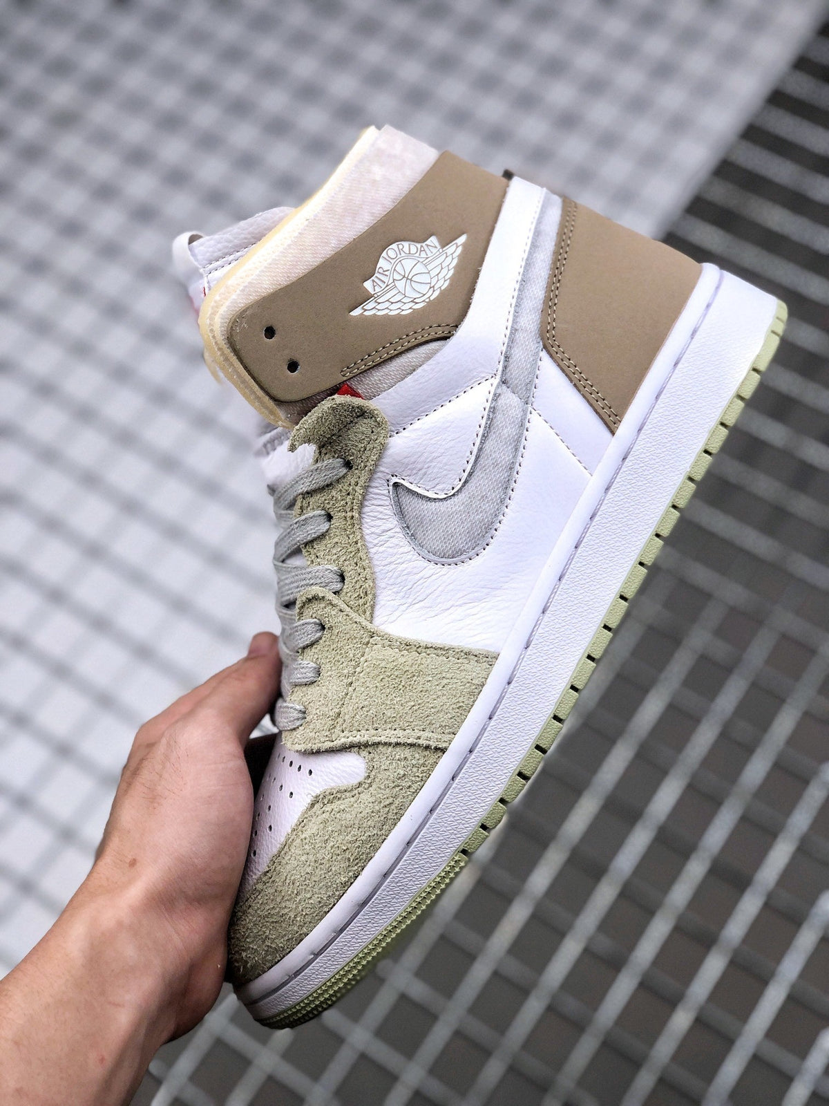 Jordan Air Jordan 1 Zoom CMFT Olive Aura Sneakers CT0979-102