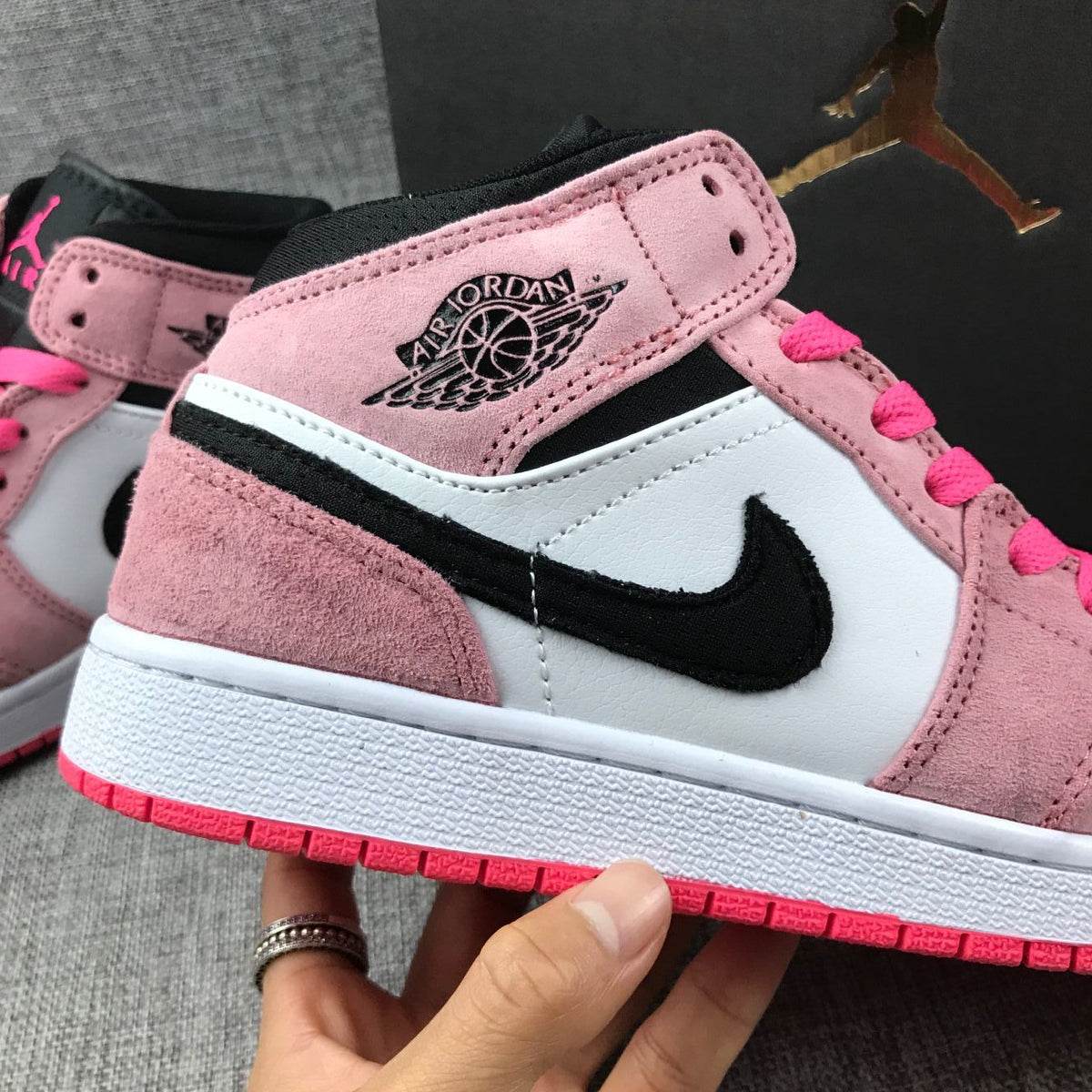 Jordan Air Jordan 1 Mid Pink White Black 852542-801