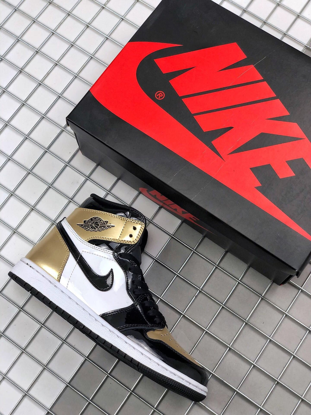 Jordan Air Jordan 1 High Gold Toe Sneakers 861428-007