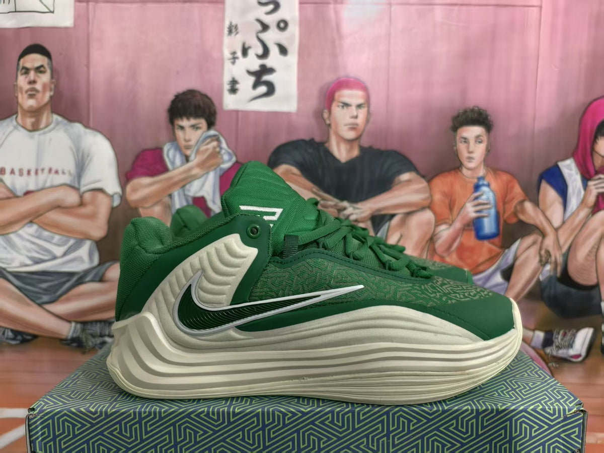 Nike Cushion 3.0 Green and Cream Basketball Sneakers