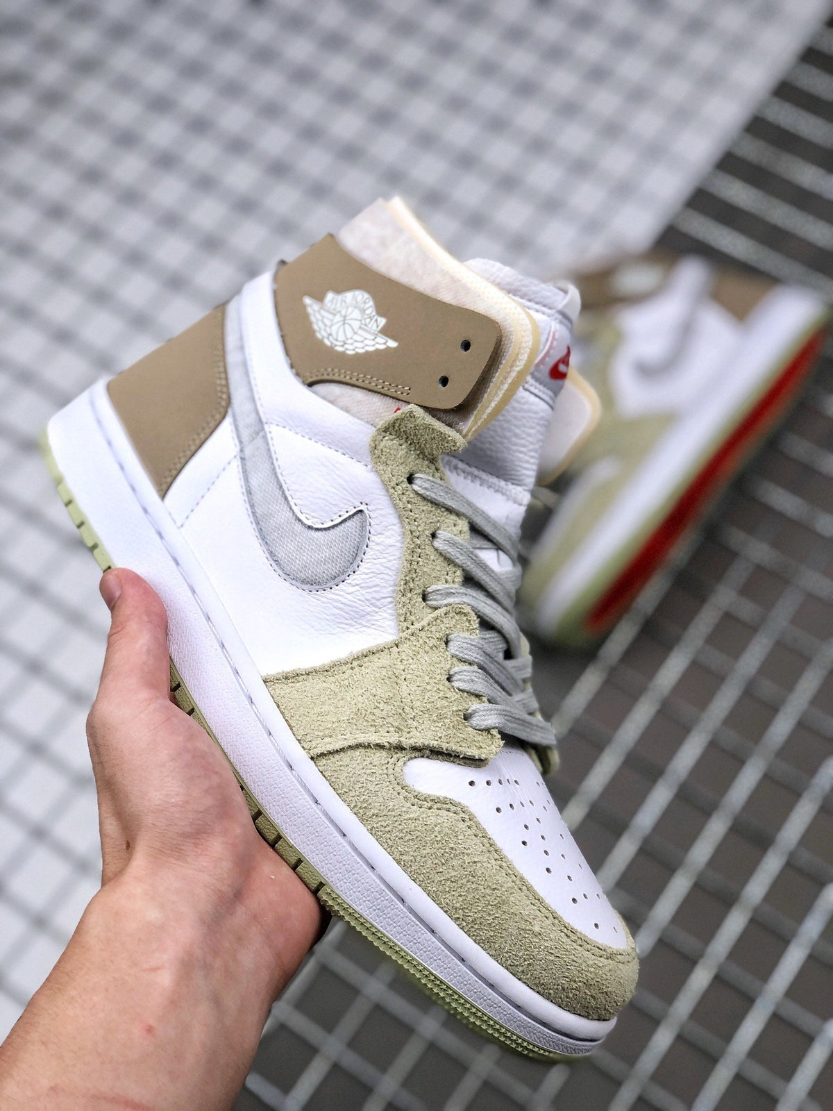 Jordan Air Jordan 1 Zoom CMFT Olive Aura Sneakers CT0979-102
