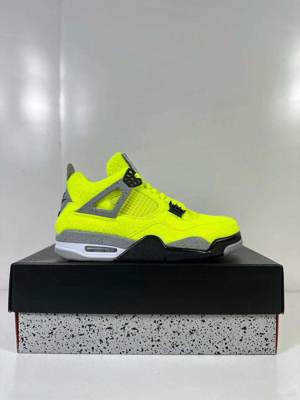 Jordan Air Jordan 4 Retro SP Tour Yellow Sneakers DV6773-700