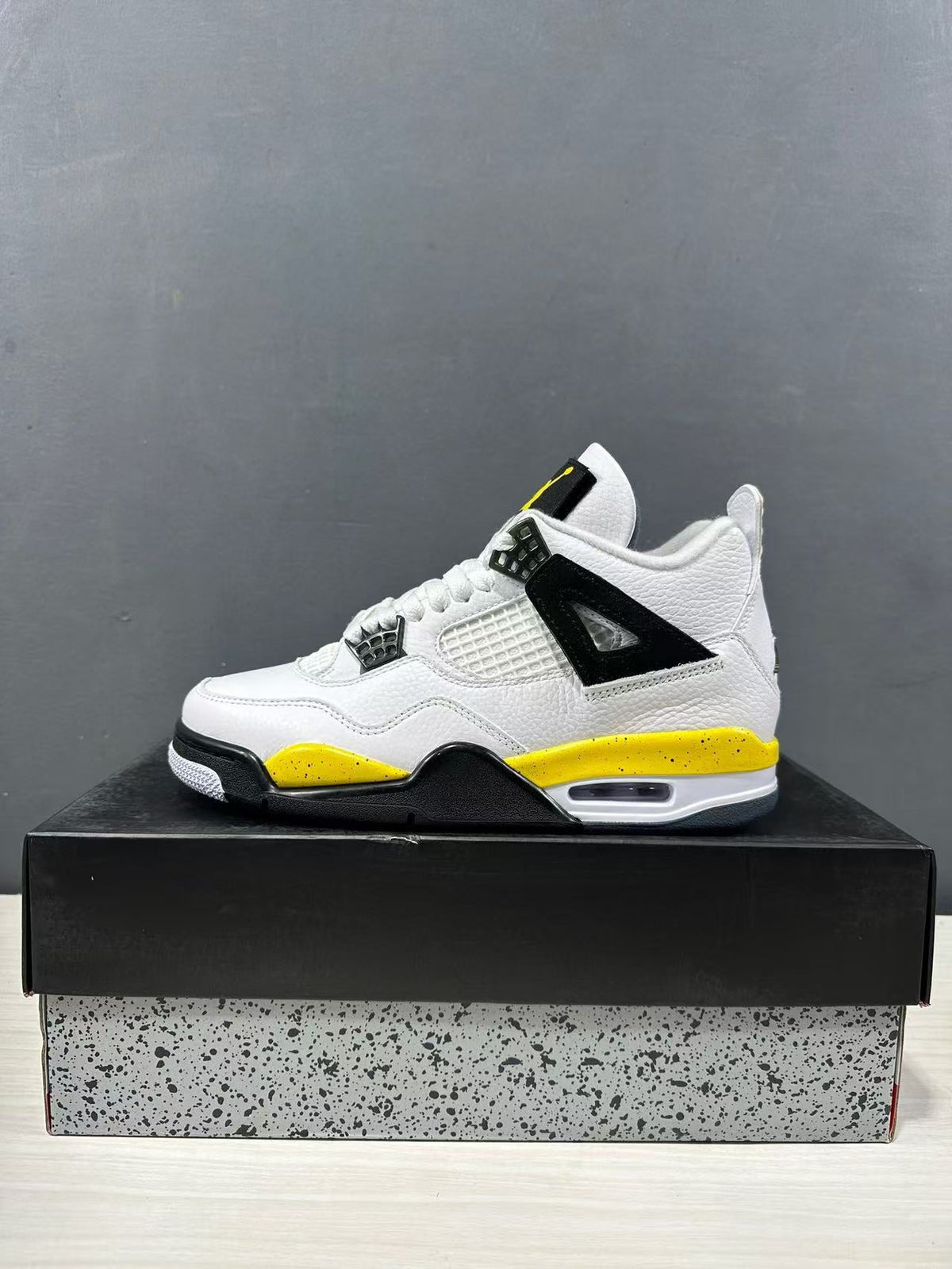 Jordan Air Jordan 4 White Yellow Retro Basketball Sneakers IO2468-102