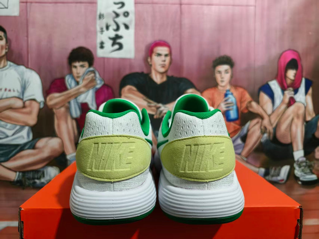 Nike White and Green Low-Top Sneakers