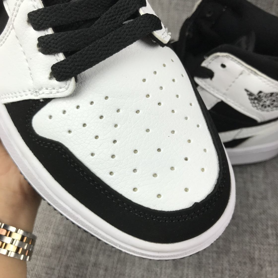 Jordan Air Jordan 1 Mid Panda Black White 554724-113