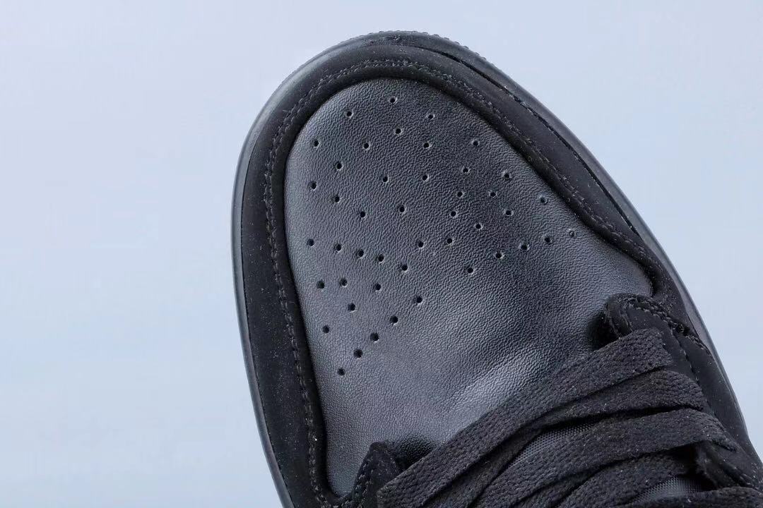 Jordan Air Jordan 1 Low Black Yellow 553558-071 Sneakers