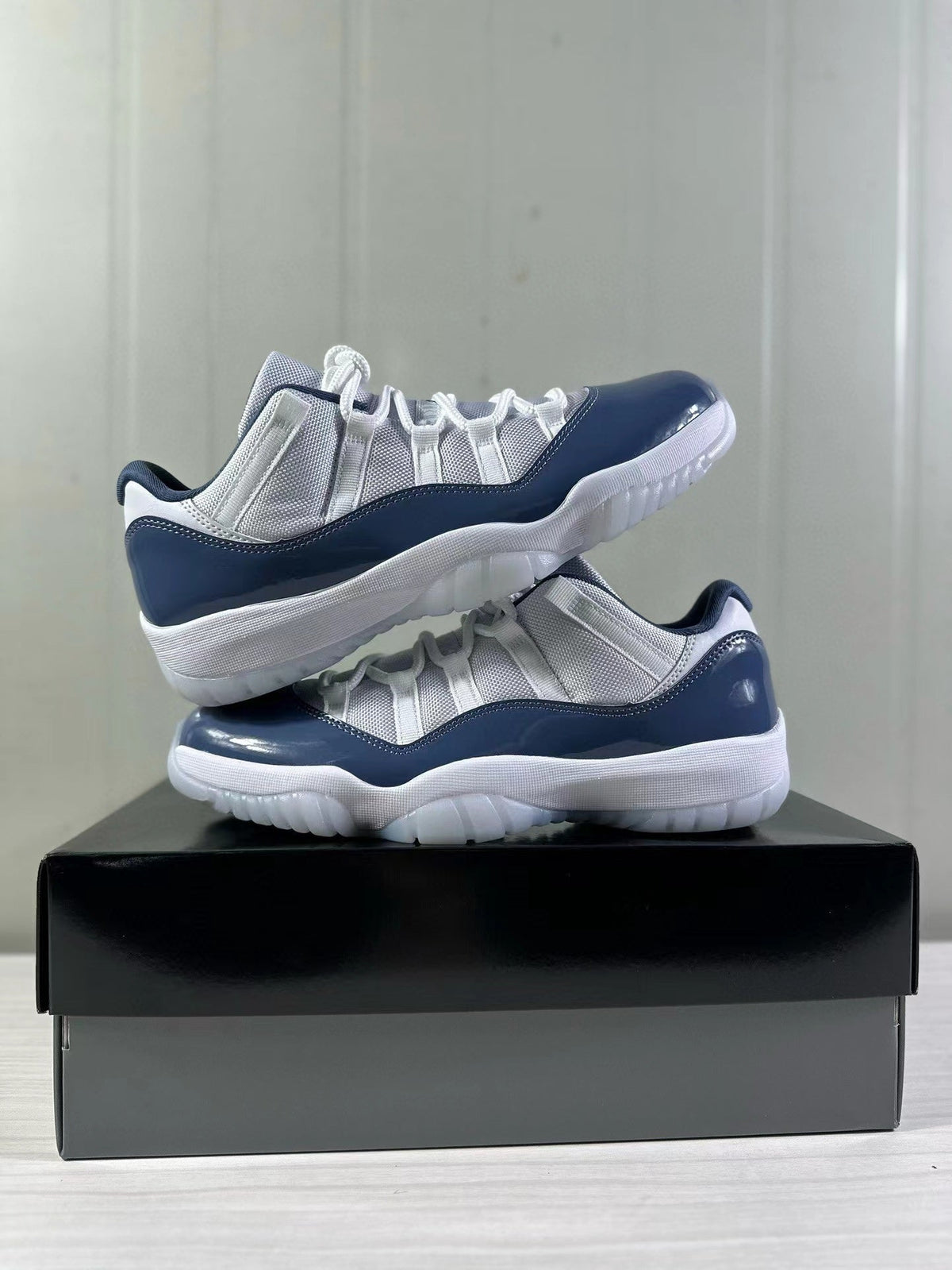 Jordan Air Jordan 11 Retro Low Diffused Blue FV5104-104