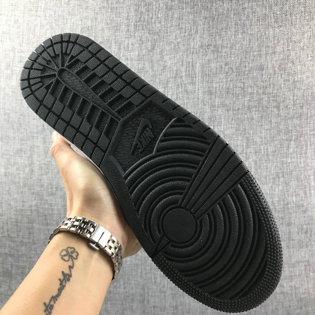 Jordan Air Jordan 1 High Black and White Sneakers 554724-113