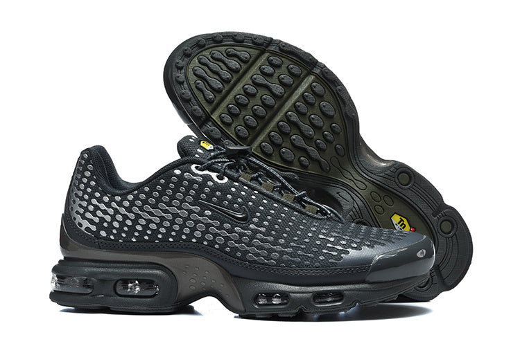Nike Air Max Plus SE Black Sneakers