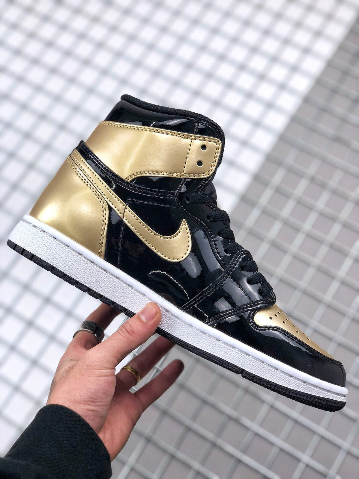 Jordan Air Jordan 1 High Gold Toe Sneakers 861428-007
